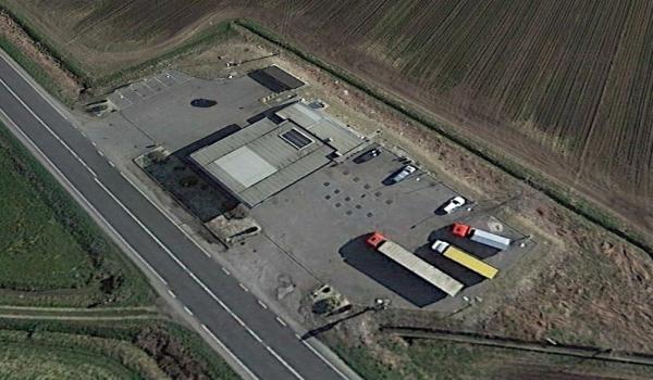 DISTRIBUTORE CARBURANTE CREMA